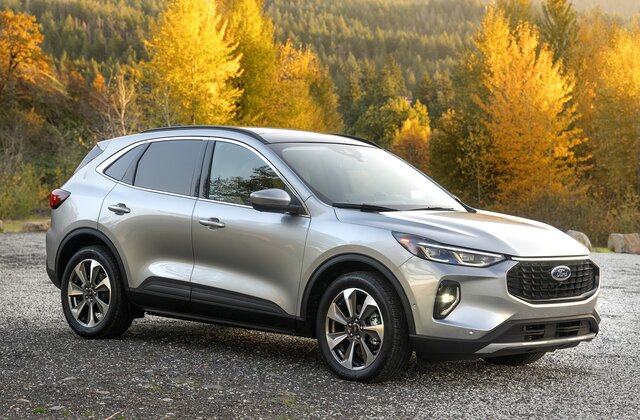 2024 Ford Escape Front Side View