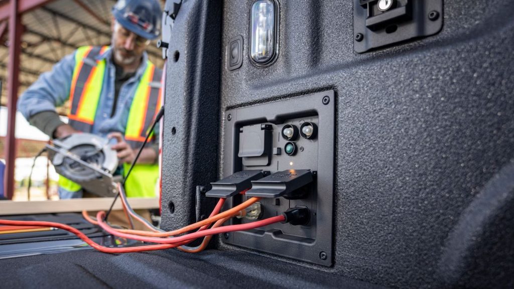 New Ford F-150 Hybrid Rear Plugs in the Bed