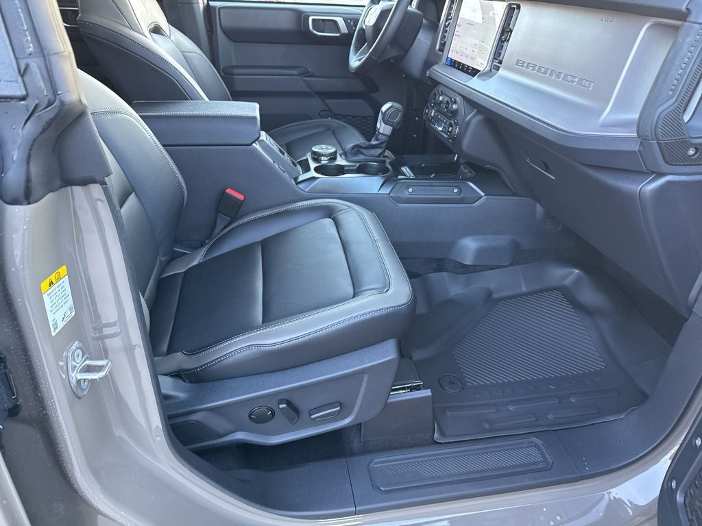 2025 Ford Bronco Outer Banks Coastal Package