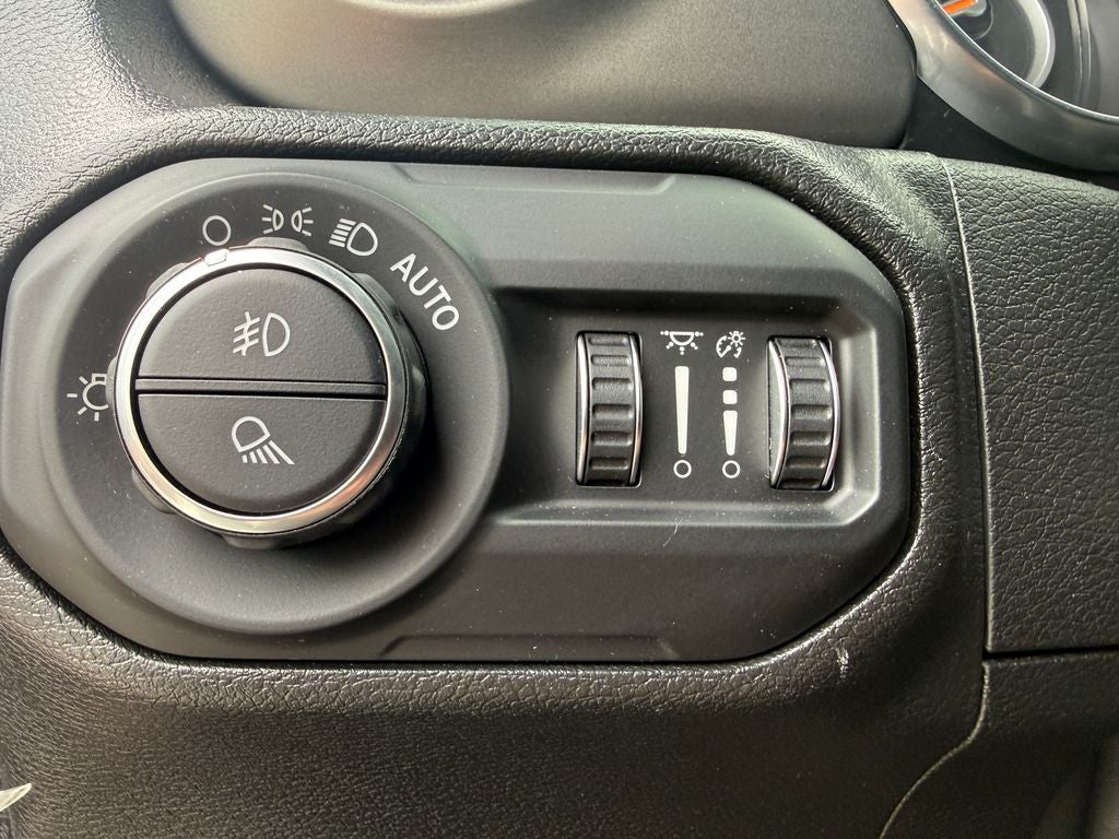 2022 Jeep Gladiator Sport