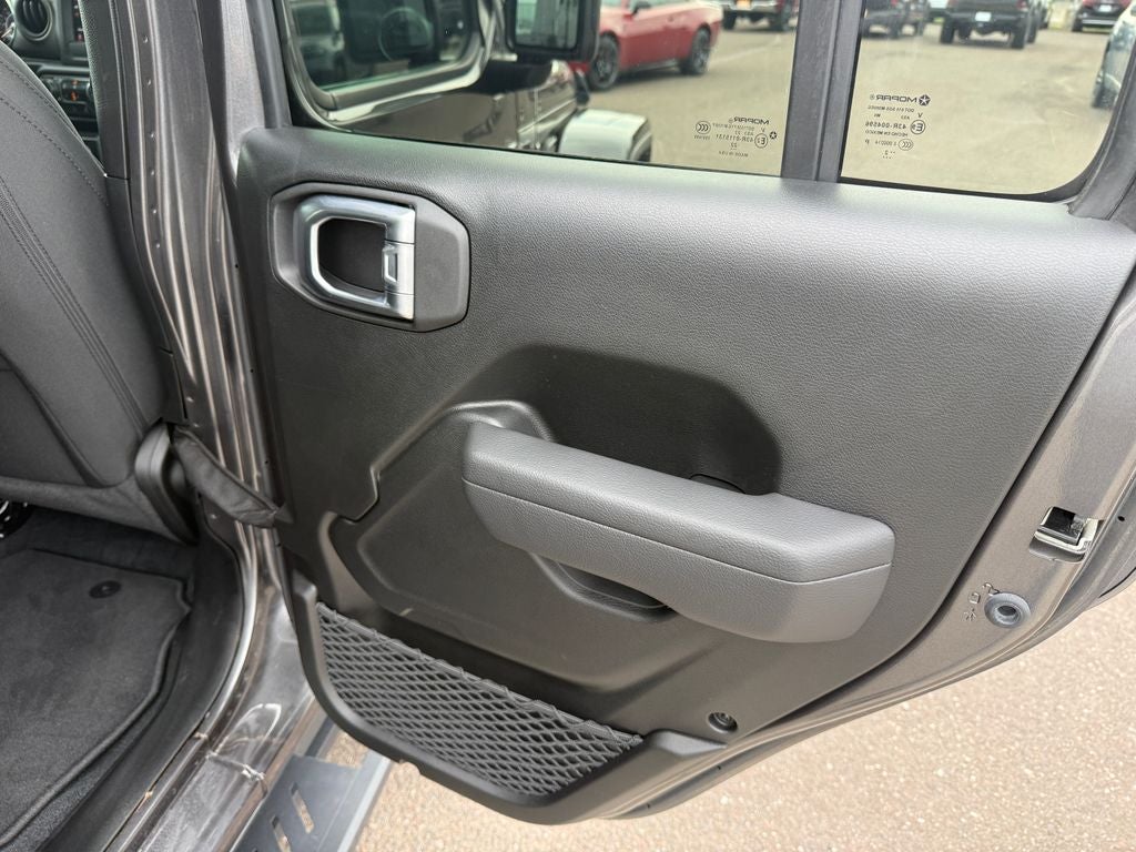 2022 Jeep Gladiator Sport