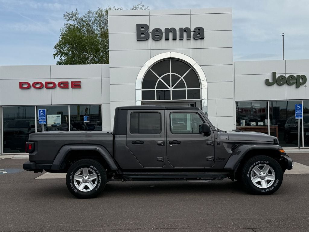 2022 Jeep Gladiator Sport