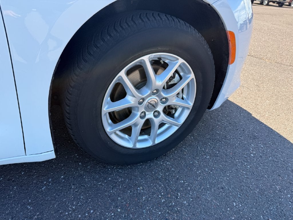 2021 Chrysler Voyager LXI