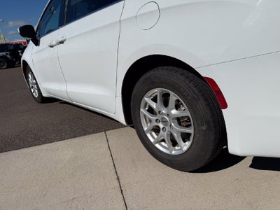 2021 Chrysler Voyager LXI