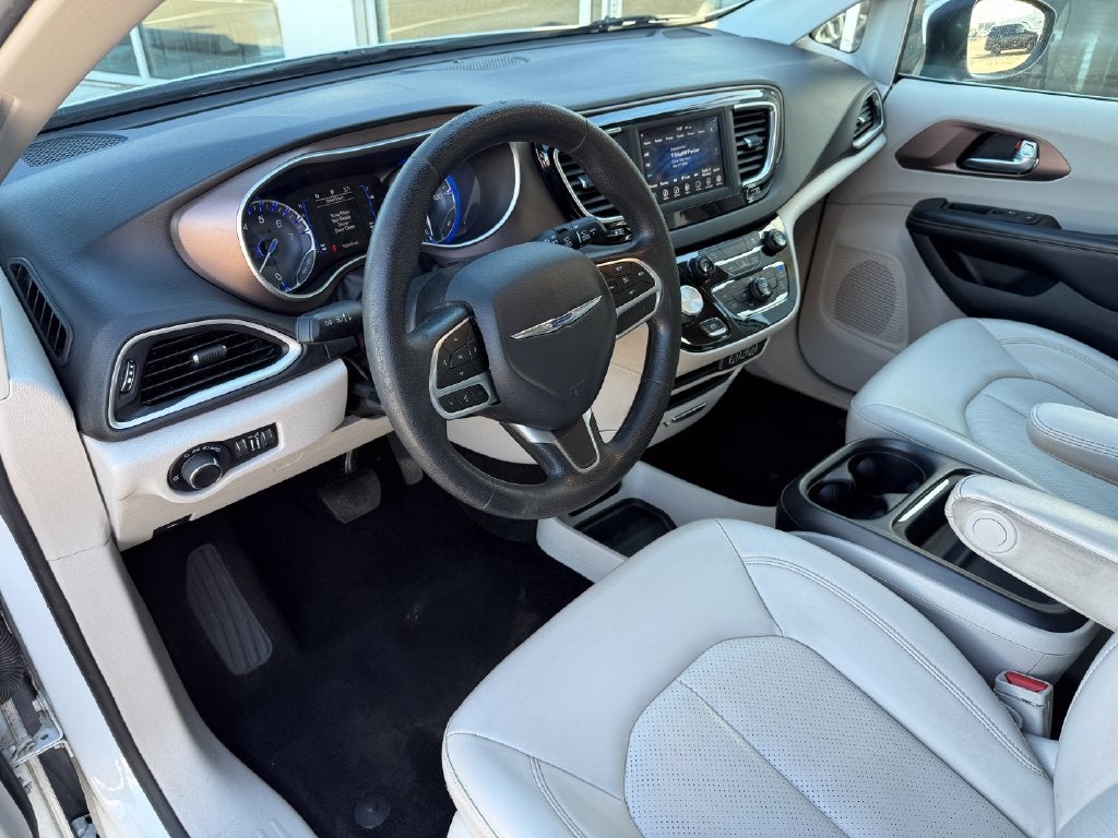 2021 Chrysler Voyager LXI