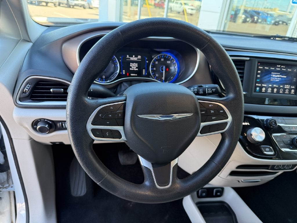 2021 Chrysler Voyager LXI