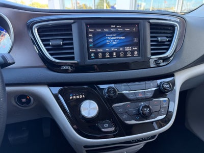2021 Chrysler Voyager LXI