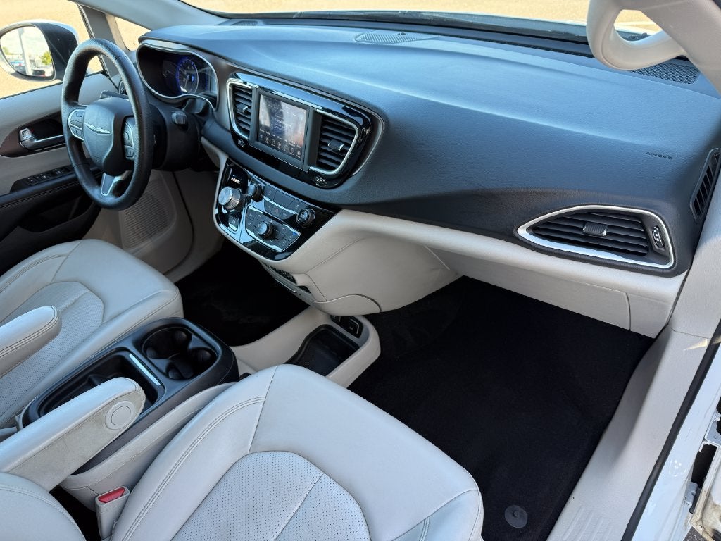 2021 Chrysler Voyager LXI