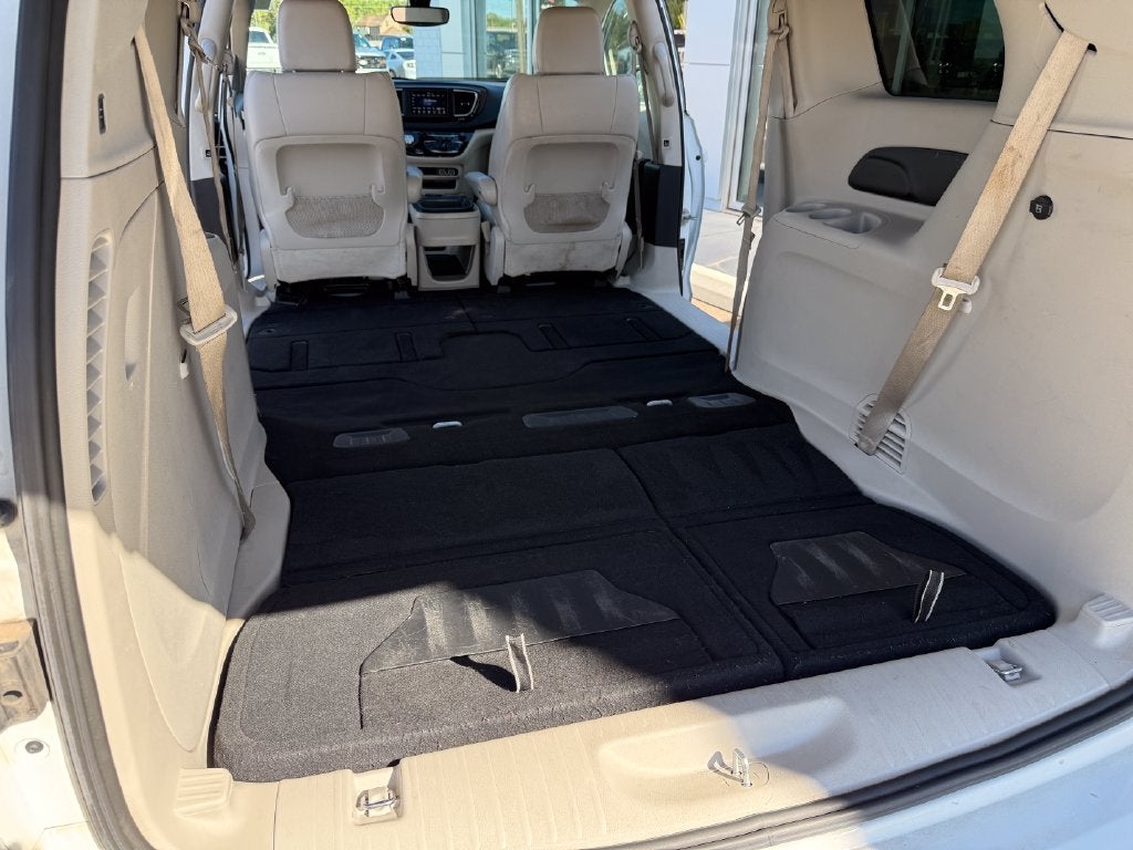 2021 Chrysler Voyager LXI