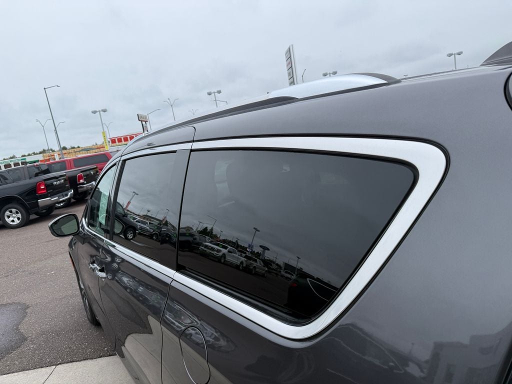2021 Chrysler Pacifica Hybrid Touring L