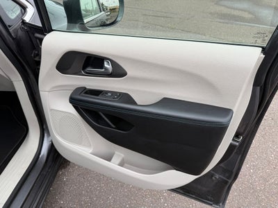2021 Chrysler Pacifica Hybrid Touring L
