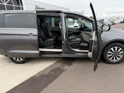 2021 Chrysler Pacifica Hybrid Touring L