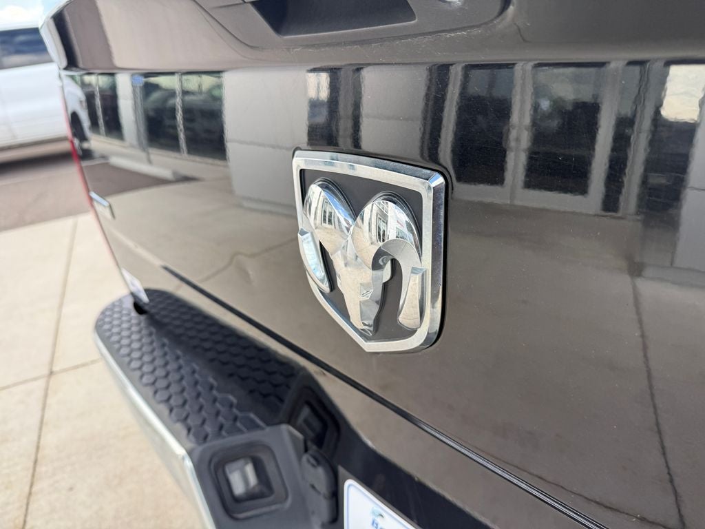 2017 RAM 1500 SLT