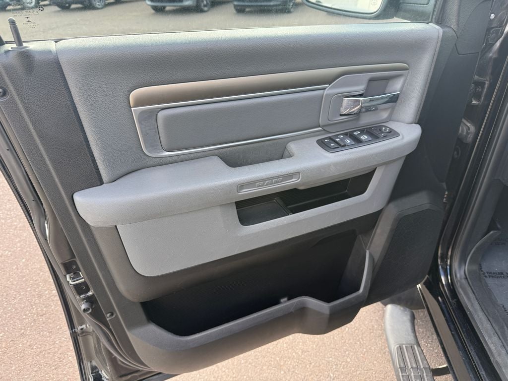 2017 RAM 1500 SLT