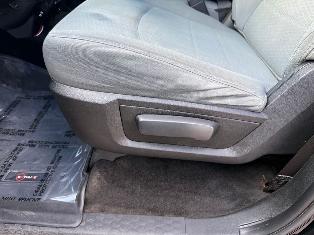 2017 RAM 1500 SLT