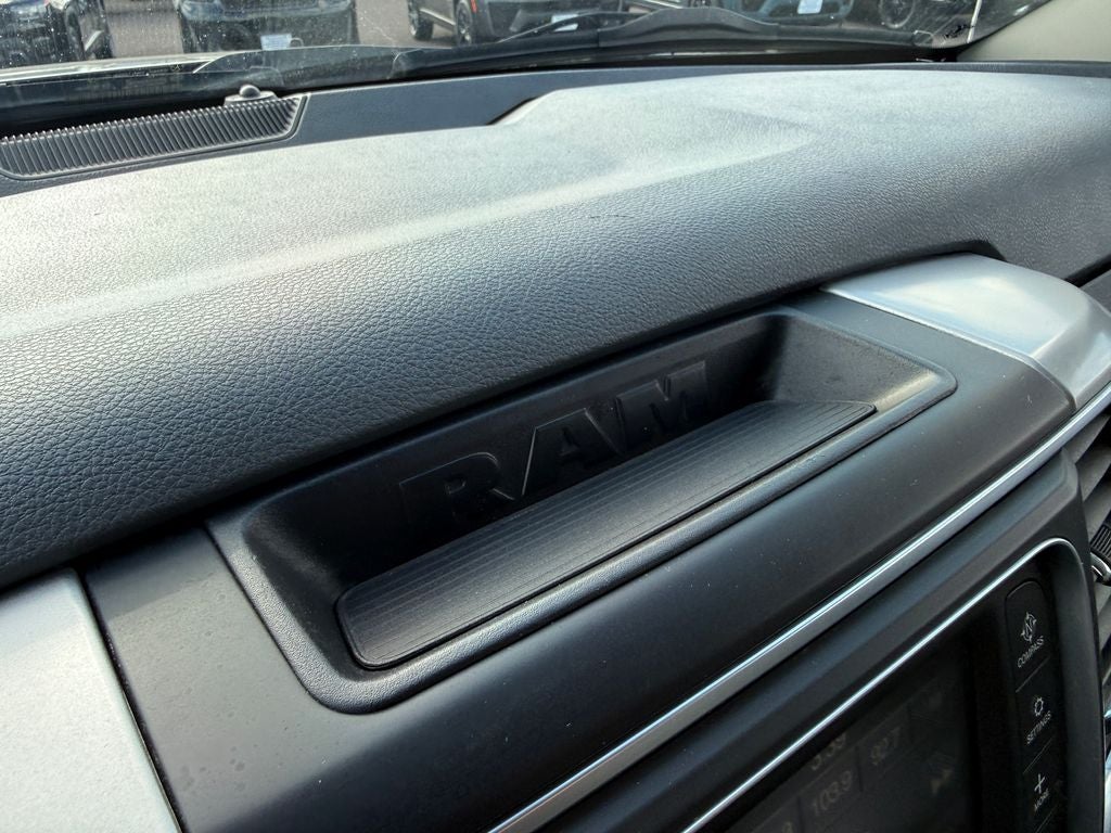 2017 RAM 1500 SLT