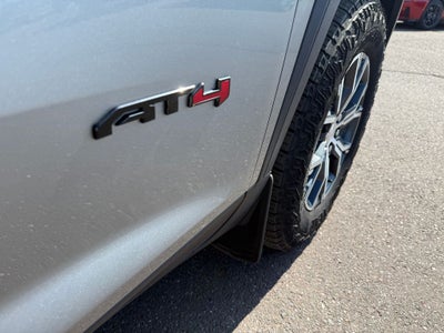 2025 GMC Acadia AT4