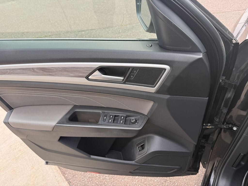 2022 Volkswagen Atlas Cross Sport 3.6L V6 SE w/Technology