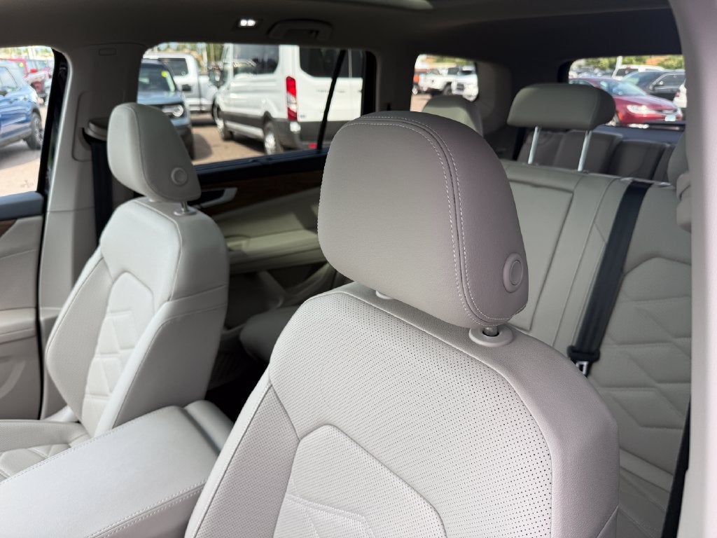 2025 Volkswagen Atlas 2.0T SE w/Technology