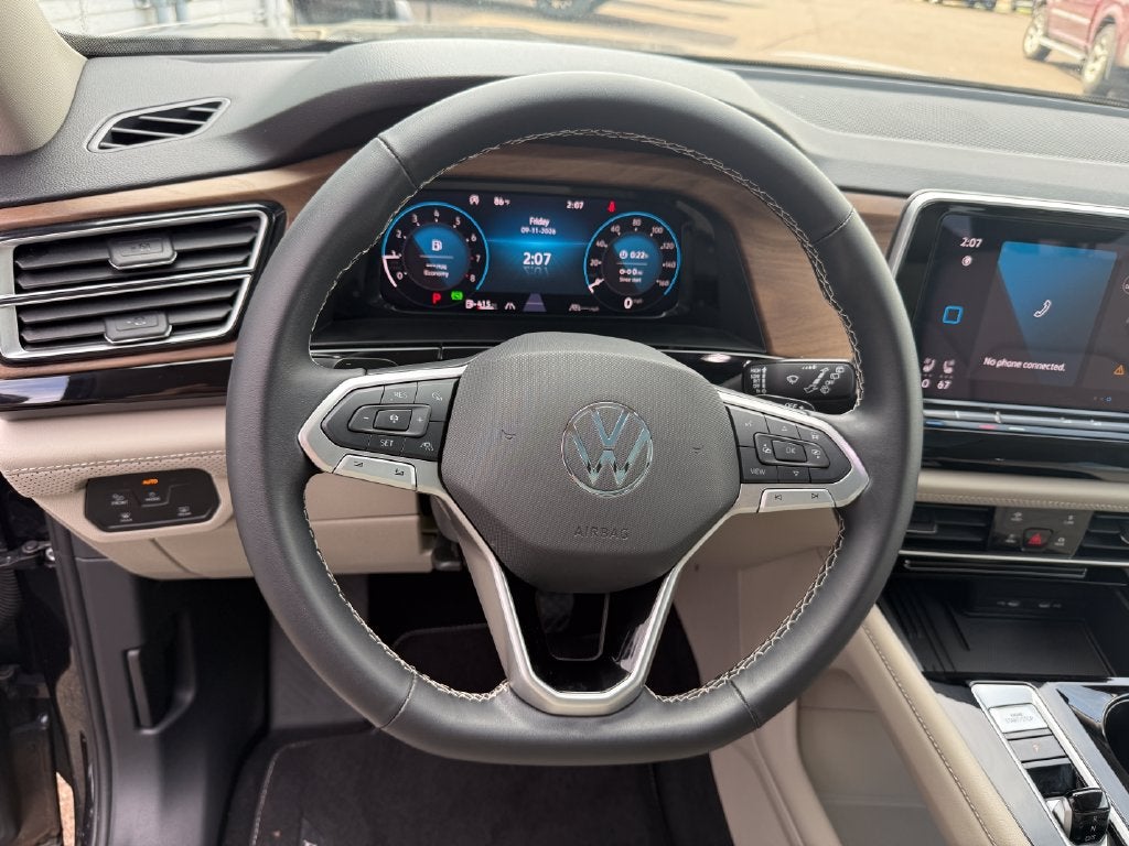 2025 Volkswagen Atlas 2.0T SE w/Technology