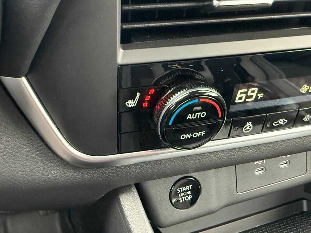 2025 Nissan Rogue SV