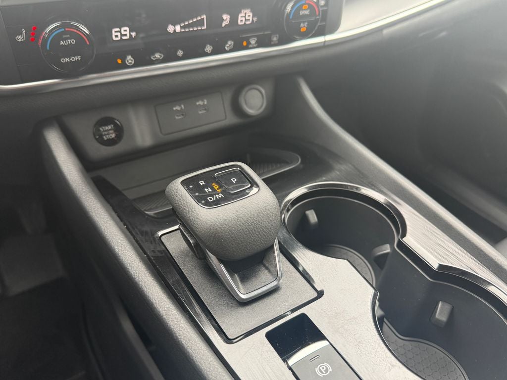 2025 Nissan Rogue SV