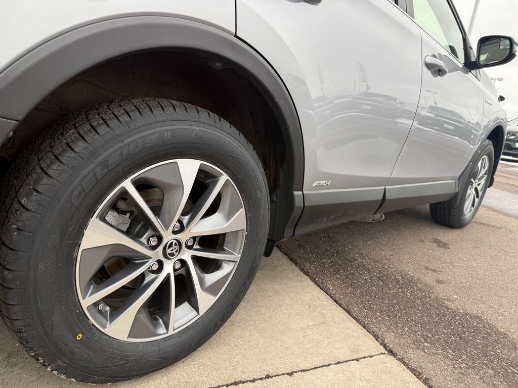 2018 Toyota RAV4 Hybrid XLE