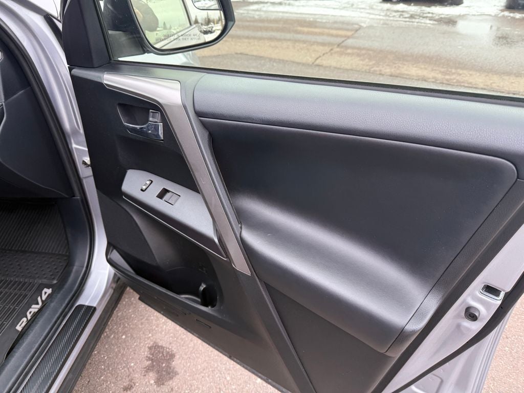 2018 Toyota RAV4 Hybrid XLE