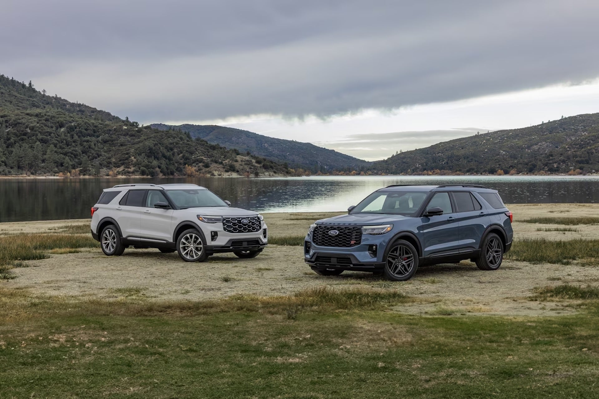 2025 Ford Explorer Models parked by a lake