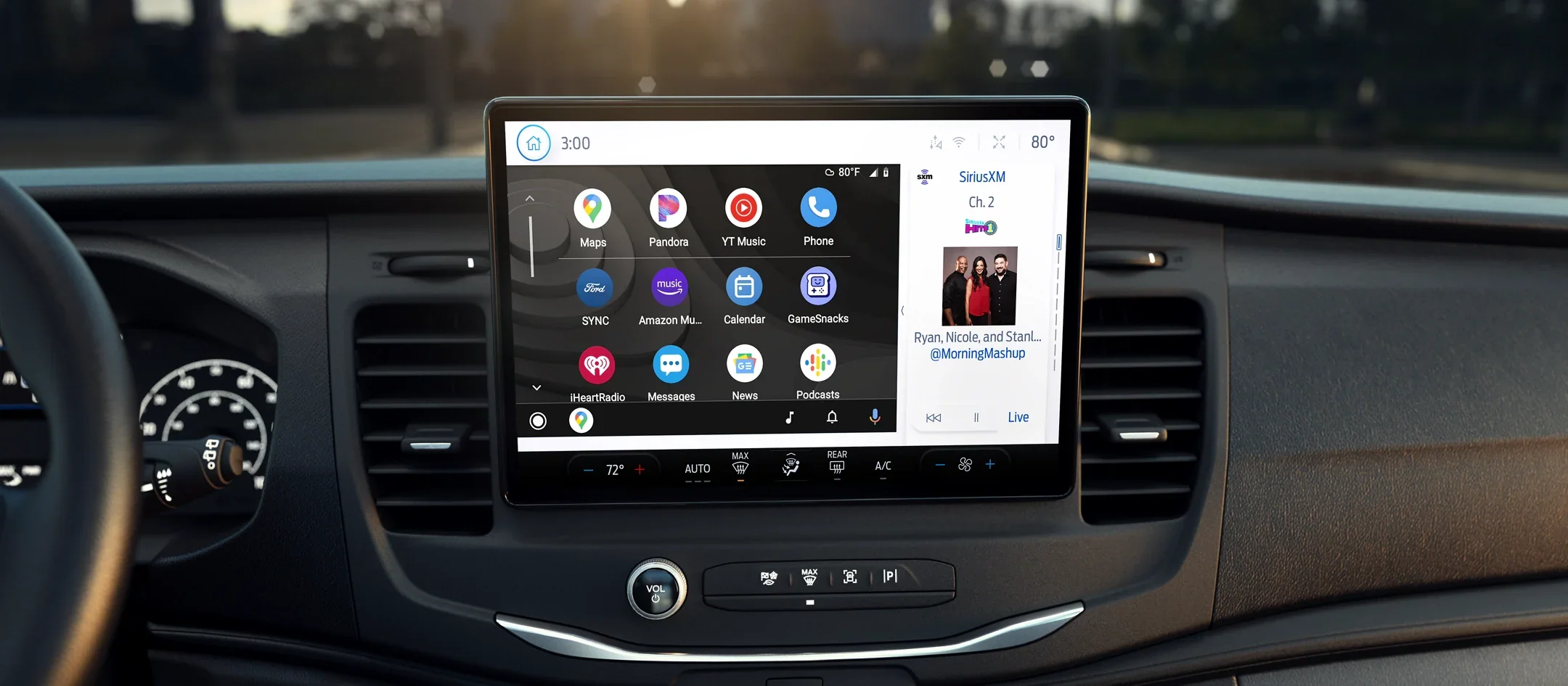 2025 Ford E-Transit Cutaway Chassis Cab Front Dash Technology and Infotainment Touchscreen