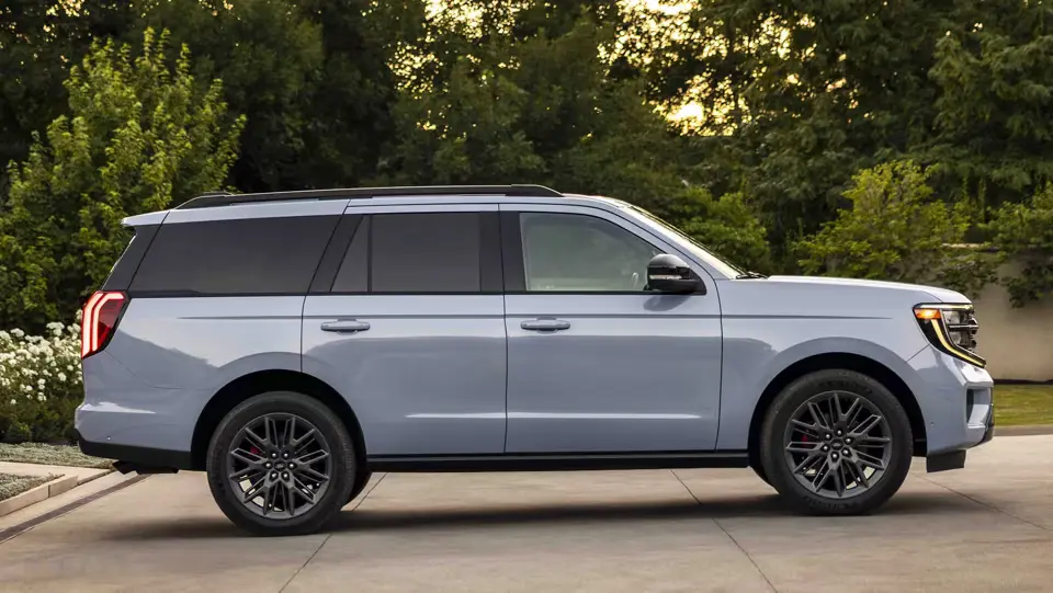 2025 Ford Expedition Exterior Side View